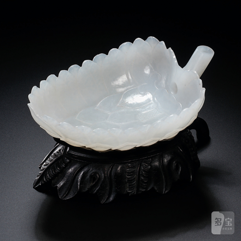 清中期 白玉莲花形吮杯 - 图1